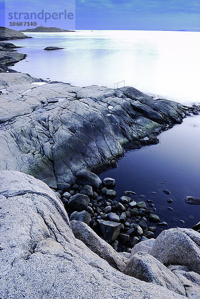 Steilküste am Meer  Schweden.