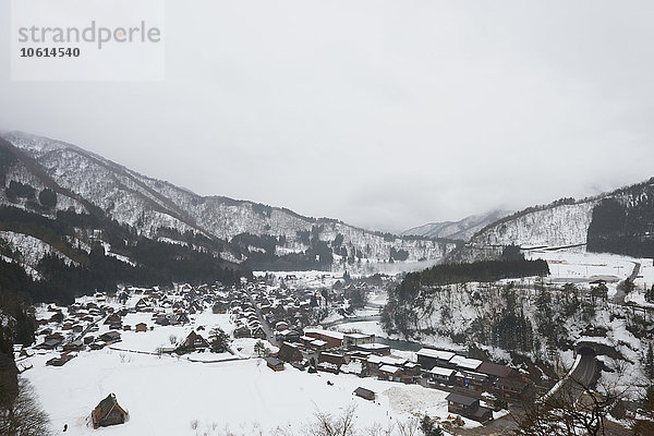 Das Dorf Shirakawa-go unter dem Schnee  Präfektur Gifu  Japan