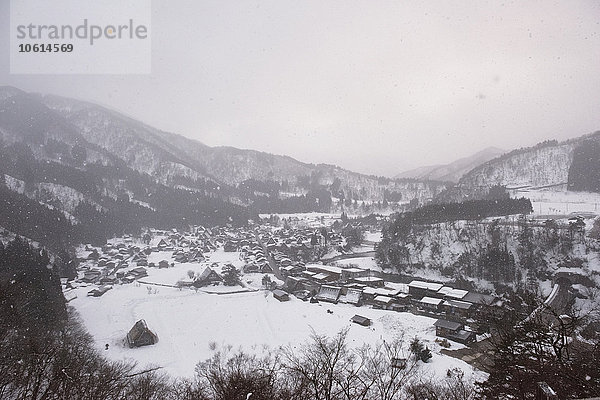 Das Dorf Shirakawa-go unter dem Schnee  Präfektur Gifu  Japan