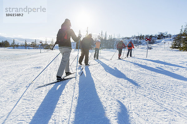 Menschen  die Skilanglauf praktizieren