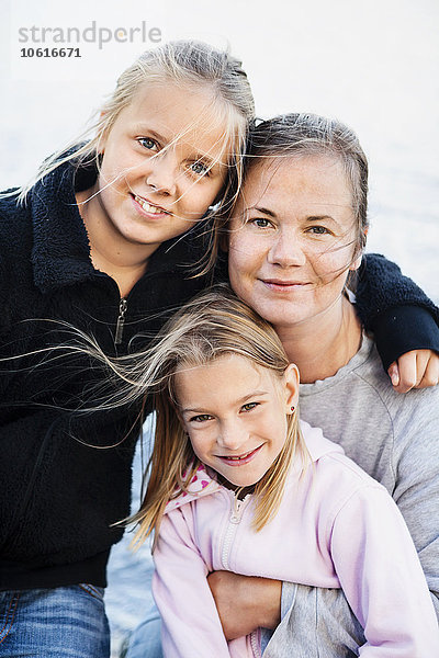 Mutter mit Töchtern  Porträt