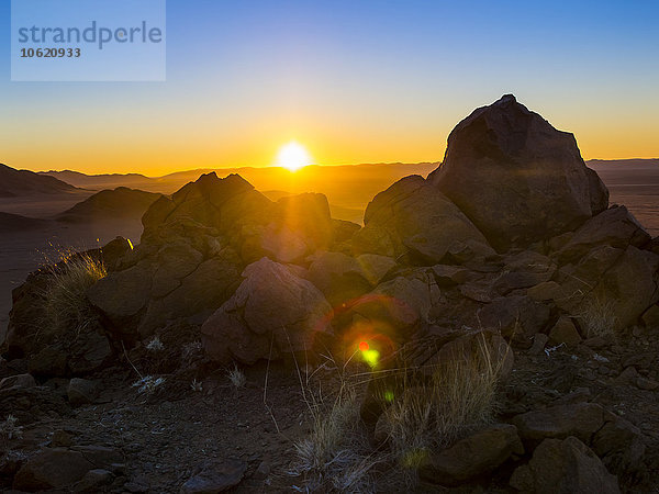 Afrika  Namibia  Hardap  Hammerstein  Tsarisgebirge bei Sonnenuntergang