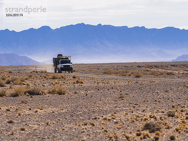 Afrika  Namibia  Region Sossusvlei  Hammerstein  Tsarisgebirge  Namibwüste  Landrover
