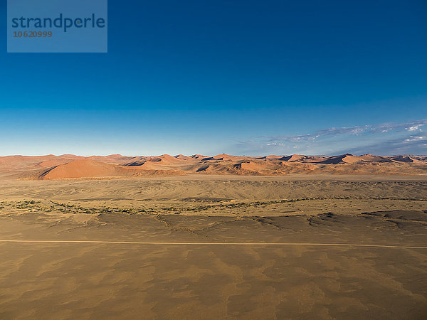 Afrika  Namibia  Kulala Wilderness Reserve  Tsaris Berge  Sossusvlei  Region Hardap  Namib Wüste bei Sonnenaufgang