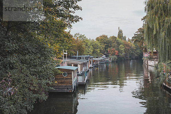 Deutschland  Berlin  Hausboote auf der Spree