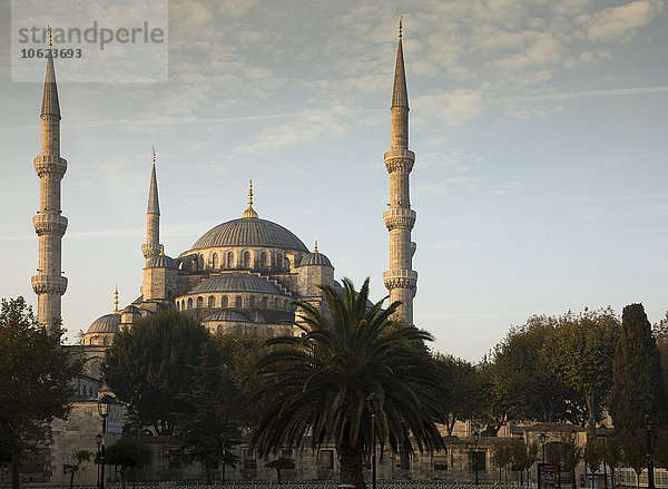 Türkei  Istanbul  Blaue Moschee im Morgenlicht