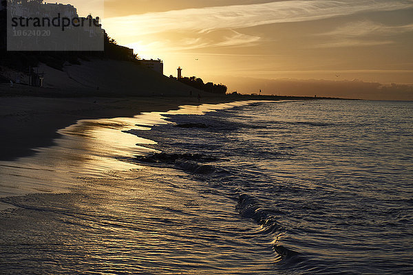 Spanien  Kanarische Inseln  Fuerteventura  Morro Jable  Strand bei Sonnenuntergang