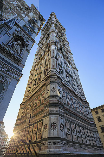 Italien  Florenz  Teil der Fassade der Basilika Santa Maria del Fiore und Campanile di Giotto
