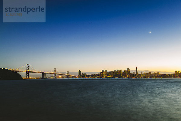 USA  Kalifornien  San Francisco  Skyline bei Nacht