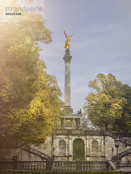 Deutschland  Bayern  München  Blick auf das Friedensengel-Denkmal