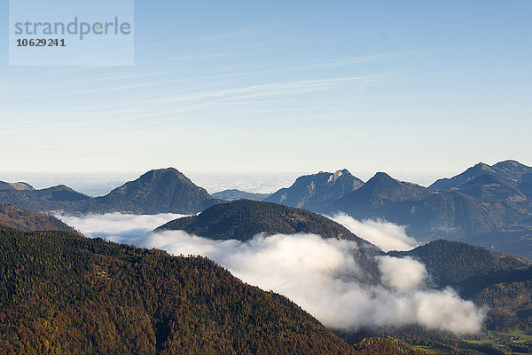 Österreich  Tirol  Kufstein  Landschaft im Herbst