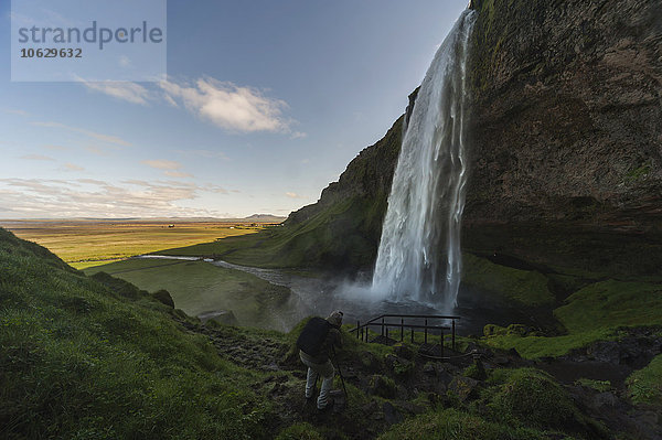 Island  Fotograf bei Seljalandsfoss