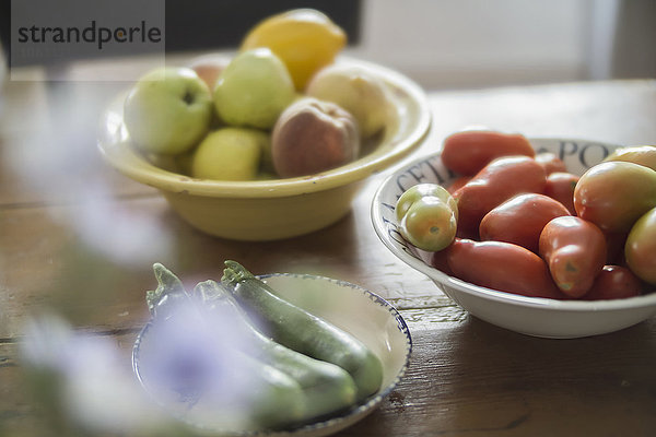 Obst und Gemüse auf dem Tisch