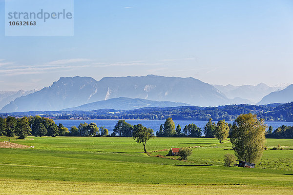 Deutschland  Oberbayern  Waginger See mit Untersberg
