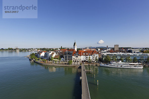 Deutschland  Friedrichshafen  Hafen  Innenstadt mit Nikolaikirche