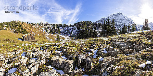 Österreich  Arlberg  Saloberkopf  Salobersattel und Mohnenfluh im Herbst  Panorama