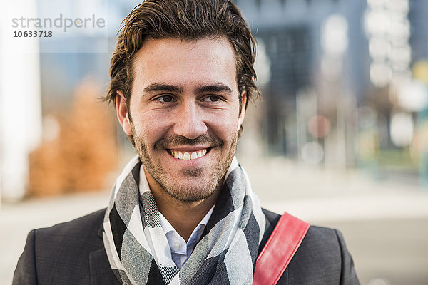 Deutschland  Frankfurt  Portrait eines jungen Unternehmers