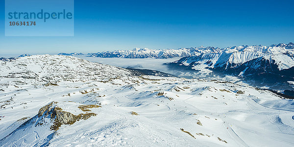 Österreich  Vorarlberg  Kleinwalsertal  Gottesacker Plateau  Hahnenköpfle  im Hintergrund Allgäuer Alpen