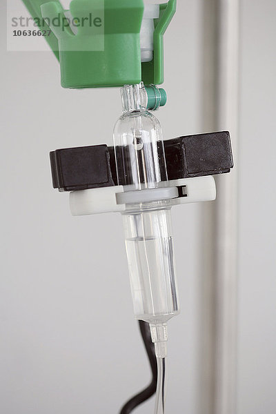 Nahaufnahme der Infusion im Krankenhaus