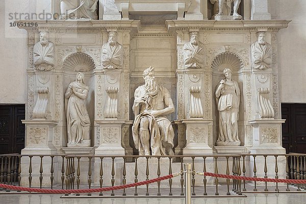 Mosesstatue von Michelangelo  Innenansicht  Kirche San Pietro in Vincoli  Rom  Italien  Europa