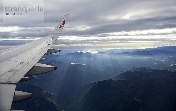 Flug über die Anden nahe Bogota  Kolumbien  Südamerika