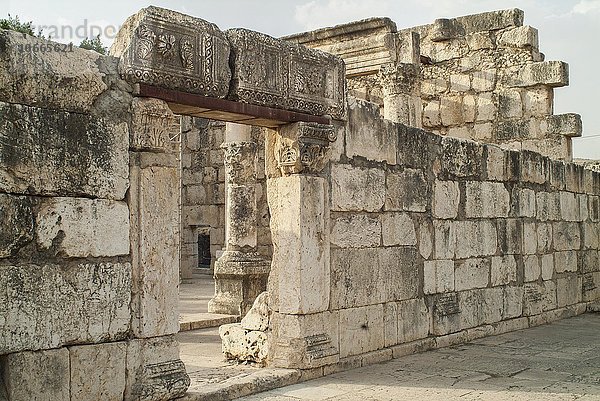 Ruinen der Synagoge  Ausgrabungen von Kapernaum  auch Kafarnaum  biblisches Dorf am See Genezareth  Israel  Asien