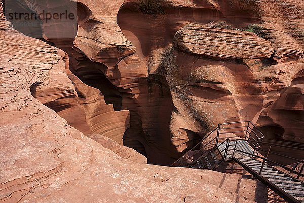 Sandsteinformation  Treppe  Aufstieg am Ende des Lower Antelope Canyon  Slot Canyon  Page  Arizona  USA  Nordamerika