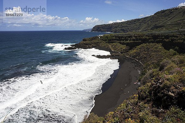 Schwarzer Lavastrand  Playa Bollullo  bei Puerto de la Cruz  Teneriffa  Kanarische Inseln  Spanien  Europa