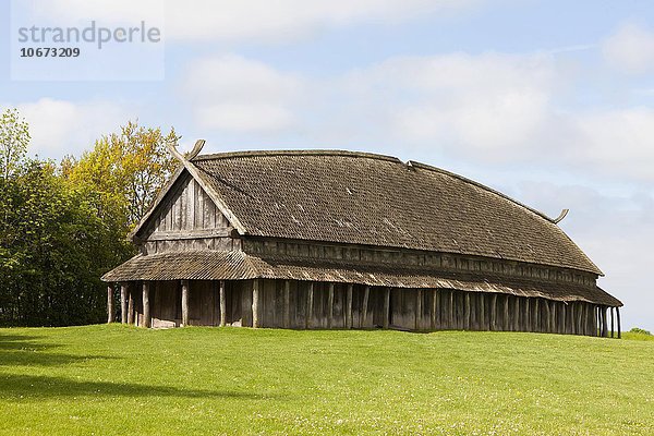 Rekonstruiertes Langhaus der Wikinger  Trelleborg Museum der Wikingerzeit  Slagelse  Seeland  Dänemark  Europa