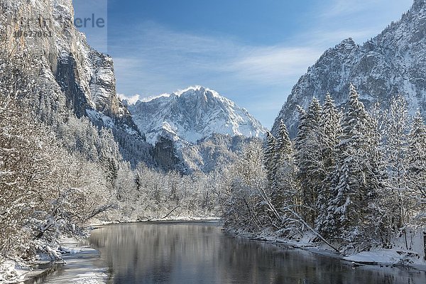 Winterlandschaft  Gesäuseeingang  Fluss Enns  hinten Großer Ödstein  Nationalpark Gesäuse  Steiermark  Österreich  Europa