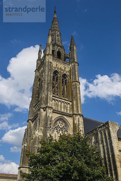 Turm der gotischen Kirche Eglise Saint-Jean Baptiste  Libourne  Département Gironde  Frankreich  Europa
