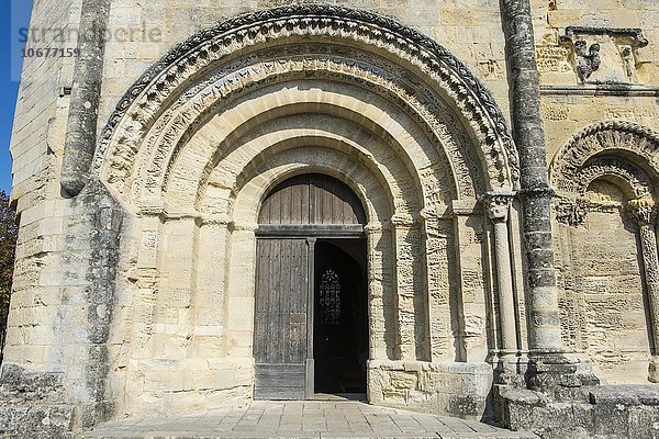 Eingangstor zum Felsenkirche  Saint Emilion  Département Gironde  Frankreich  Europa