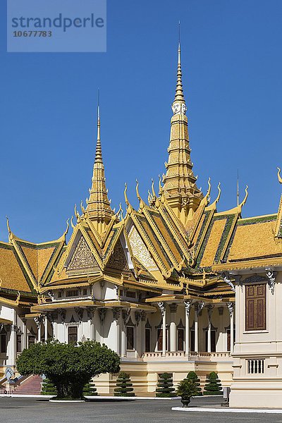 Thronhalle Preah Tineang Tevea Vinichhay oder Thineang Dheva Vinnichay  Krönungshalle  Königspalast  Phnom Penh  Kambodscha  Asien