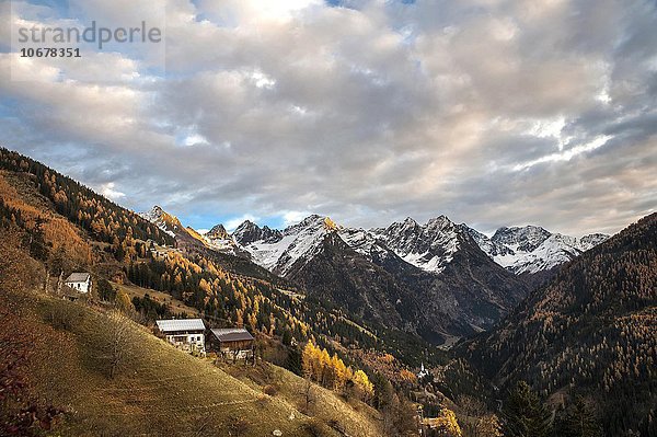 Berglandschaft im Herbst  Wolkenstimmung  Kaunerberg  Kaunergrat  Kaunertal  Tirol  Österreich  Europa