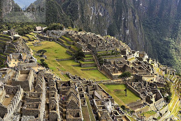 Ruinenstadt  Inkastadt Machu Picchu  UNESCO Weltkulturerbe  Urubambatal  Provinz Cusco  Peru  Südamerika