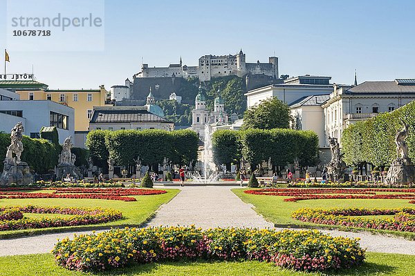 Festung Hohensalzburg und Mirabellgarten  Salzburg  Österreich  Europa