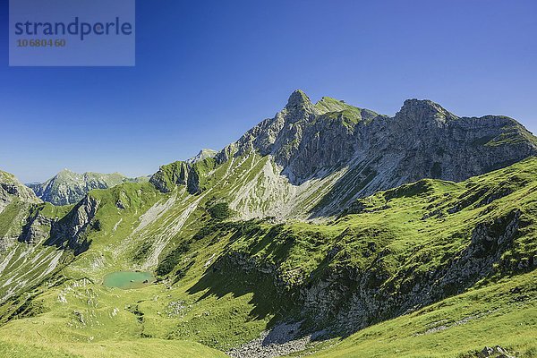 Oberer Gaisalpsee  dahinter das Nebelhorn  Allgäuer Alpen  Allgäu  Bayern  Deutschland  Europa