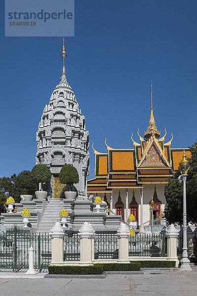 Stupa der Prinzessin Kantha Bopha vor der Silberpagode im Königspalast-Bezirk  Phnom Penh  Kambodscha  Asien