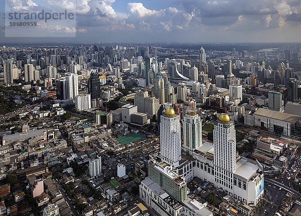 Aussicht vom Baiyoke Tower mit Pratunam Mall  Asian Wide Trading Center  Stadtansicht  Bangkok  Thailand  Asien