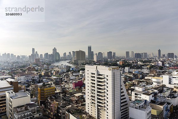 Skyline  Stadtansicht  Hochhäuser des Finanzviertel Bang Rak  Silom District  Panorama-Blick vom Grand China Hotel  Chinatown  Bangkok  Thailand  Asien