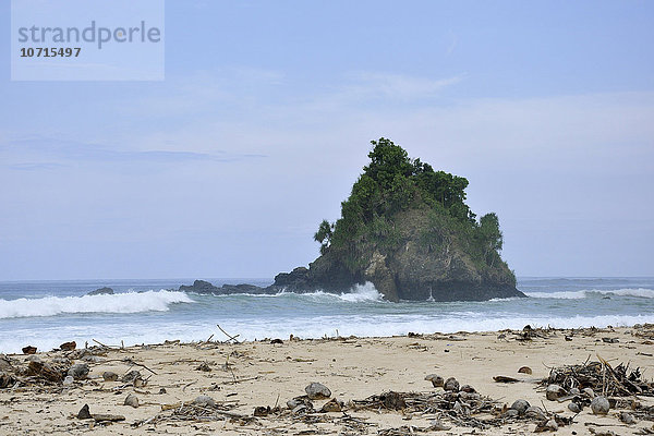 Indonesien  Insel Sumba  Strand Desang