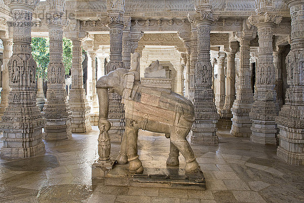Indien  Rajasthan  Ranakpur  Jain-Tempel