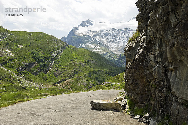 Schweiz  Kanton Tessin  Robiei  Steinschlag