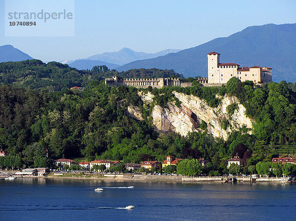 Italien  Lombardei  Lago Maggiore  Schloss Angera