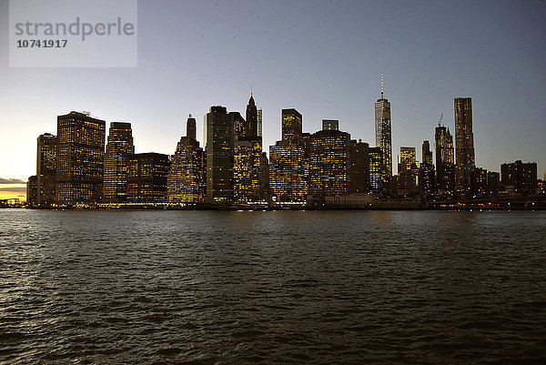 USA  New York  Stadtbild von Manhattann von Brooklyn aus gesehen