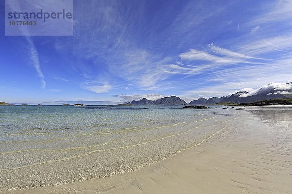 Sandbotnen  Bucht am Selfjorden  bei Fredvang  Flakstad  Insel Moskenesøya  Lofoten  Nordland  Norwegen  Europa