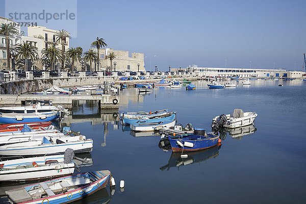 Hafen  Bari  Apulien  Italien  Europa