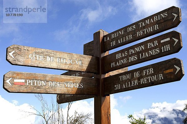Wanderwegweiser  Wanderweg  Wegweiser am Gîte de Bélouve  La Réunion  Frankreich  Europa