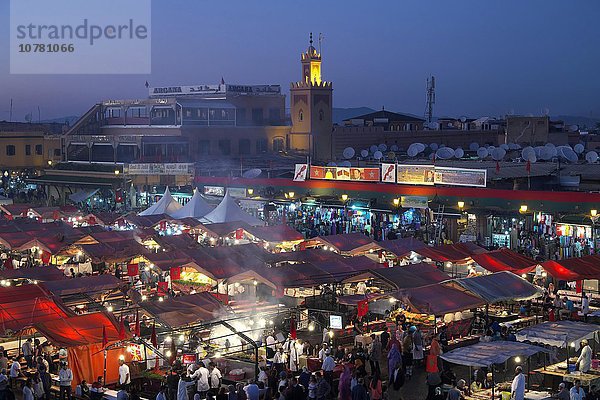 Gauklerplatz Jemaa el-Fna  Marrakesch  Marrakesch-Tensift-Al Haouz  Marokko  Afrika