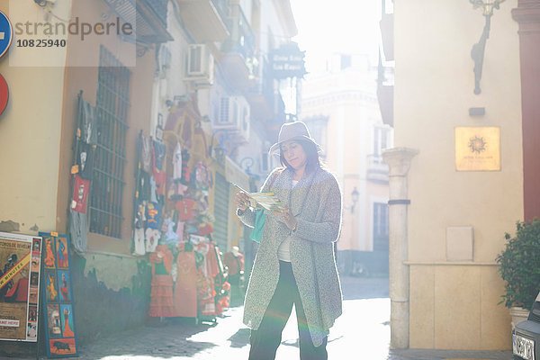 Stadtbesichtigung für Frauen  Kartenlesen  Sevilla  Spanien